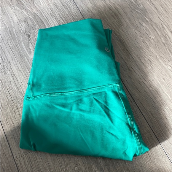 Lululemon Wunder Under size 4 - Picture 2 of 4